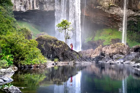 वर्षावन का झरना 4K वॉलपेपर · nature · 3840×2561