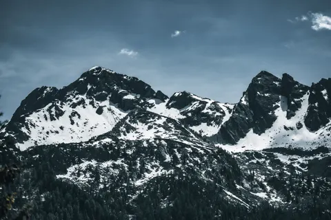 Snowy Mountain Peak 4K Wallpaper · mountains · 3840×2560