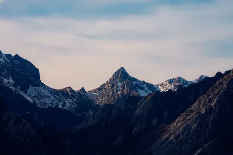 Snowy Mountain Peak 4K Wallpaper · mountains · 3840×2560