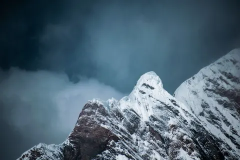 Snowy Mountain Peak 4K Wallpaper · mountains · 3840×2560