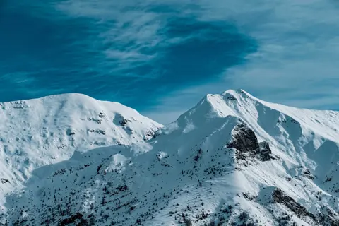 Snowy Mountain Peak 4K Wallpaper · mountains · 3840×2560