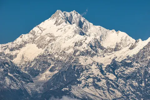 Snowy Mountain Peak 4K Wallpaper · mountains · 3840×2560
