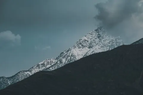 Snowy Mountain Peak 4K Wallpaper · mountains · 3840×2560