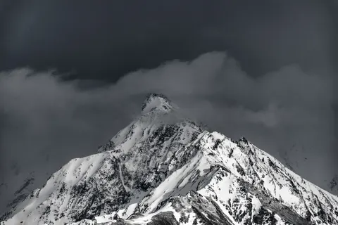 Snowy Mountain Peak 4K Wallpaper · mountains · 3840×2563