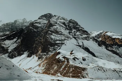 Snowy Mountain Peak 4K Wallpaper · mountains · 3840×2560