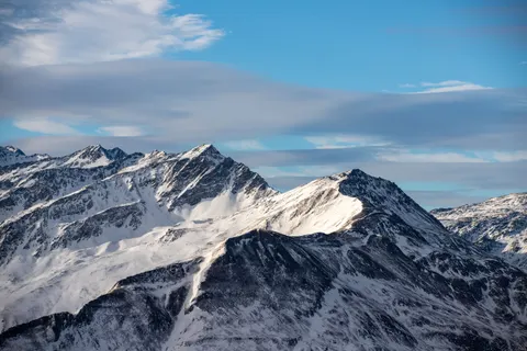 Snowy Mountain Peak 4K Wallpaper · mountains · 3840×2560