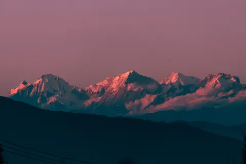 Snowy Mountain Peak 4K Wallpaper · mountains · 3840×2560