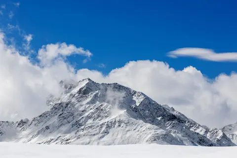 Snowy Mountain Peak 4K Wallpaper · mountains · 3840×2560