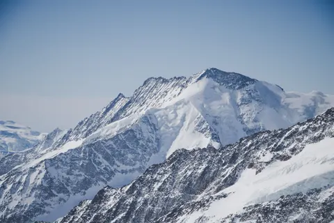 Snowy Mountain Peak 4K Wallpaper · mountains · 3840×2560