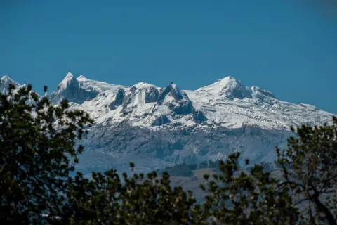 Snowy Mountain Peak 4K Wallpaper · mountains · 3840×2560