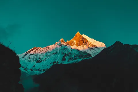 Snowy Mountain Peak 4K Wallpaper · mountains · 3840×2560