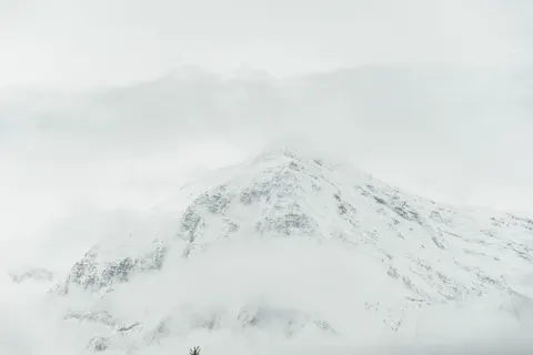 Snowy Mountain Peak 4K Wallpaper · mountains · 3840×2560