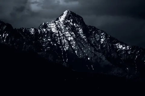 Snowy Mountain Peak 4K Wallpaper · mountains · 3840×2560