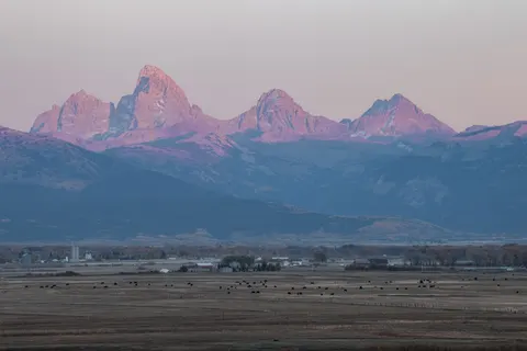 Mountain Range 4K Wallpaper · mountains · 3840×2561