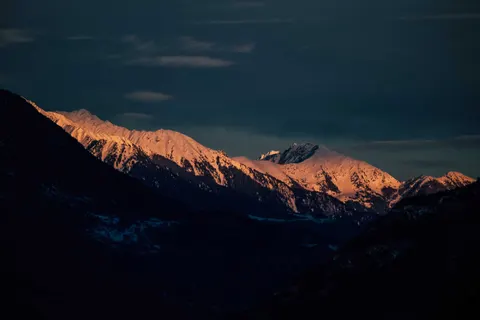 Mountain Range 4K Wallpaper · mountains · 3840×2560