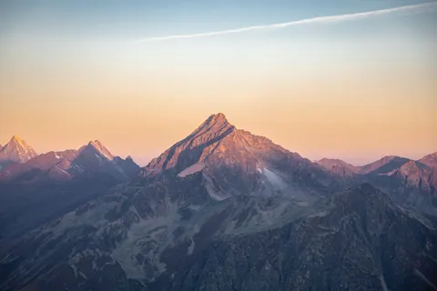 Mountain Range 4K Wallpaper · mountains · 3840×2560
