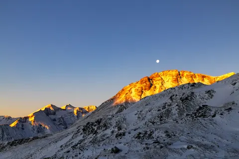 Mountain Range 4K Wallpaper · mountains · 3840×2560