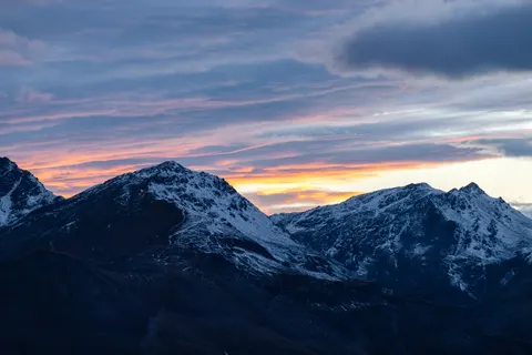 Mountain Range 4K Wallpaper · mountains · 3840×2560