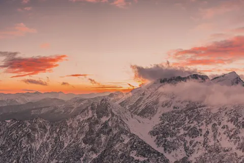 Mountain Range 4K Wallpaper · mountains · 3840×2560