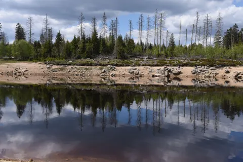 Northern Lake 4K Wallpaper · nature · 3840×2563