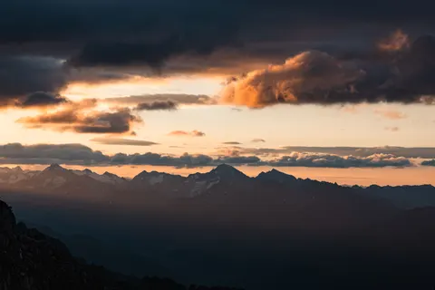 Mountain Range 4K Wallpaper · mountains · 3840×2560
