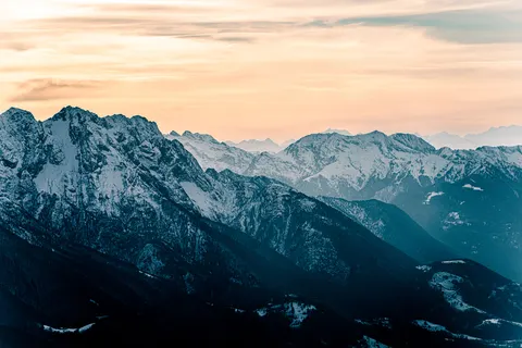 Mountain Range 4K Wallpaper · mountains · 3840×2560