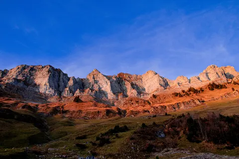 Mountain Range 4K Wallpaper · mountains · 3840×2560