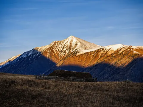 Mountain Range 4K Wallpaper · mountains · 3840×2880