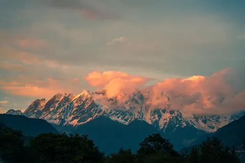 Mountain Range 4K Wallpaper · mountains · 3840×2561