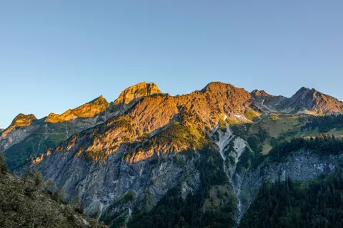 Mountain Range 4K Wallpaper · mountains · 3840×2560