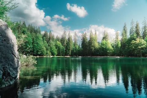 Northern Lake 4K Wallpaper · nature · 3840×2560