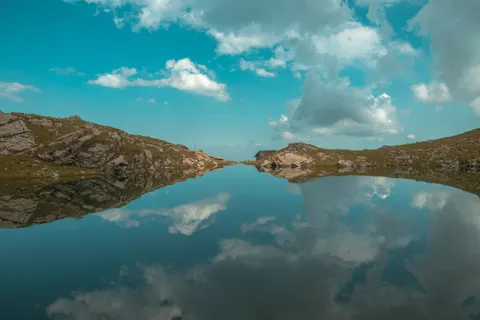 Mountain Lake 4K Wallpaper · mountains · 3840×2560