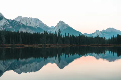 Mountain Lake 4K Wallpaper · mountains · 3840×2561