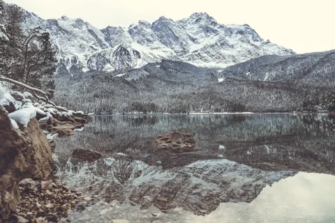 Mountain Lake 4K Wallpaper · mountains · 3840×2560