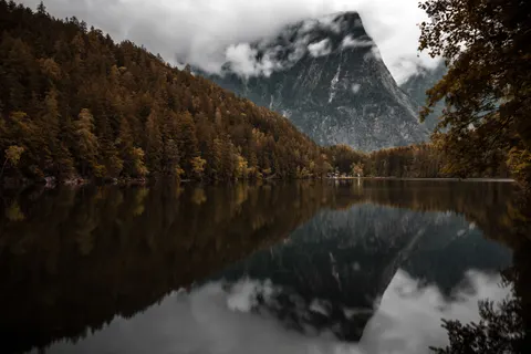 Mountain Lake 4K Wallpaper · mountains · 3840×2560