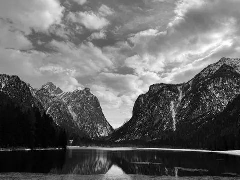 Mountain Lake 4K Wallpaper · mountains · 3840×2880
