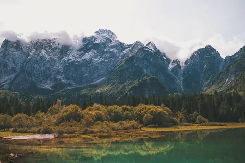 Mountain Lake 4K Wallpaper · mountains · 3840×2561