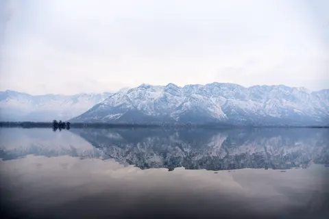 Mountain Lake 4K Wallpaper · mountains · 3840×2563