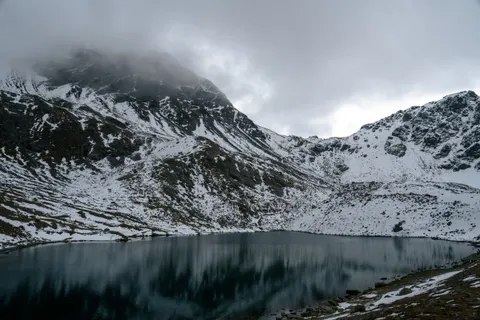 Mountain Lake 4K Wallpaper · mountains · 3840×2560