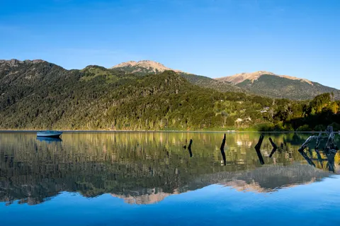 Mountain Lake 4K Wallpaper · mountains · 3840×2558
