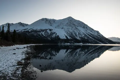 Mountain Lake 4K Wallpaper · mountains · 3840×2560