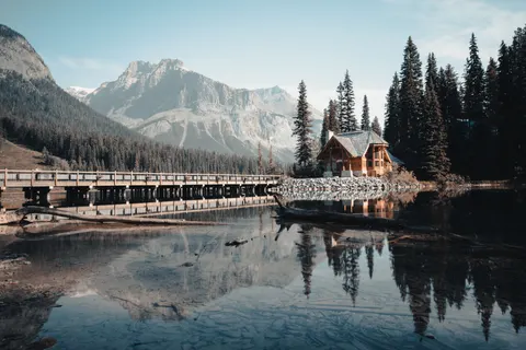 Mountain Lake 4K Wallpaper · mountains · 3840×2561