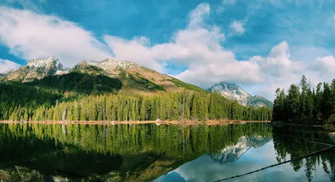 Mountain Lake 4K Wallpaper · mountains · 3840×2090