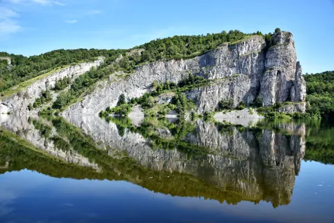 Mountain Lake 4K Wallpaper · mountains · 3840×2563