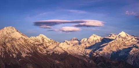 Himalayan Peaks 4K Wallpaper · mountains · 3840×1894