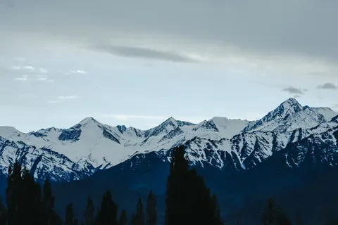 Himalayan Peaks 4K Wallpaper · mountains · 3840×2560