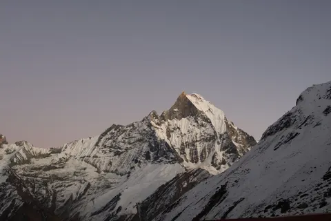 Fondo de pantalla Picos del Himalaya 4K · mountains · 3840×2560
