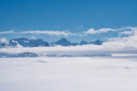 Above the Clouds 4K Wallpaper · mountains · 3840×2561