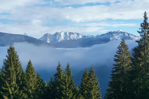 Above the Clouds 4K Wallpaper · mountains · 3840×2560