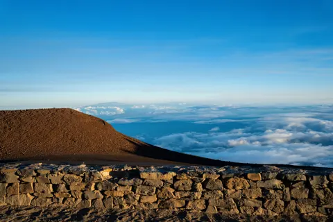 Above the Clouds 4K Wallpaper · mountains · 3840×2560